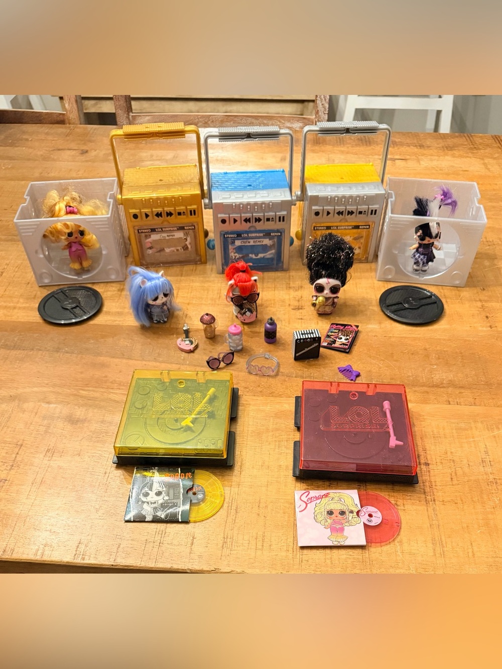 L.O.L. Surprise! Remix Pets Playset Boombox Record Players Yellow Blue Red MORE